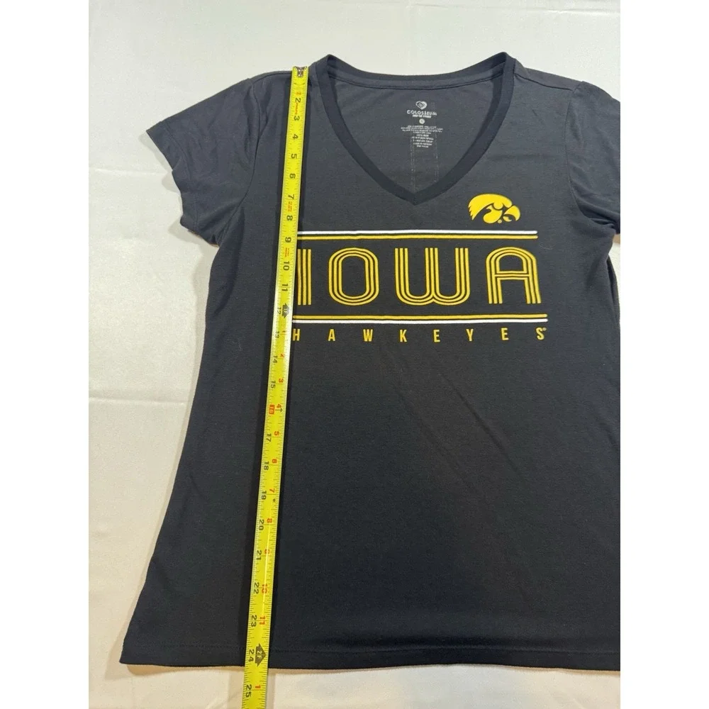 Iowa Hawkeyes T-shirt Colosseum Black V Neck Women's Sz L